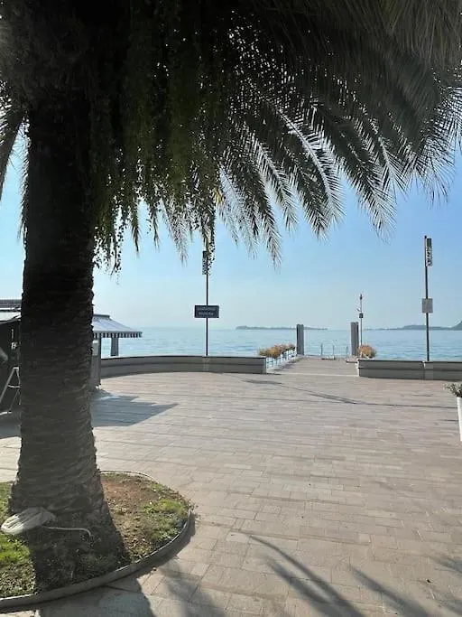 Appartamento Vista Lago! Gardone Riviera Apartment